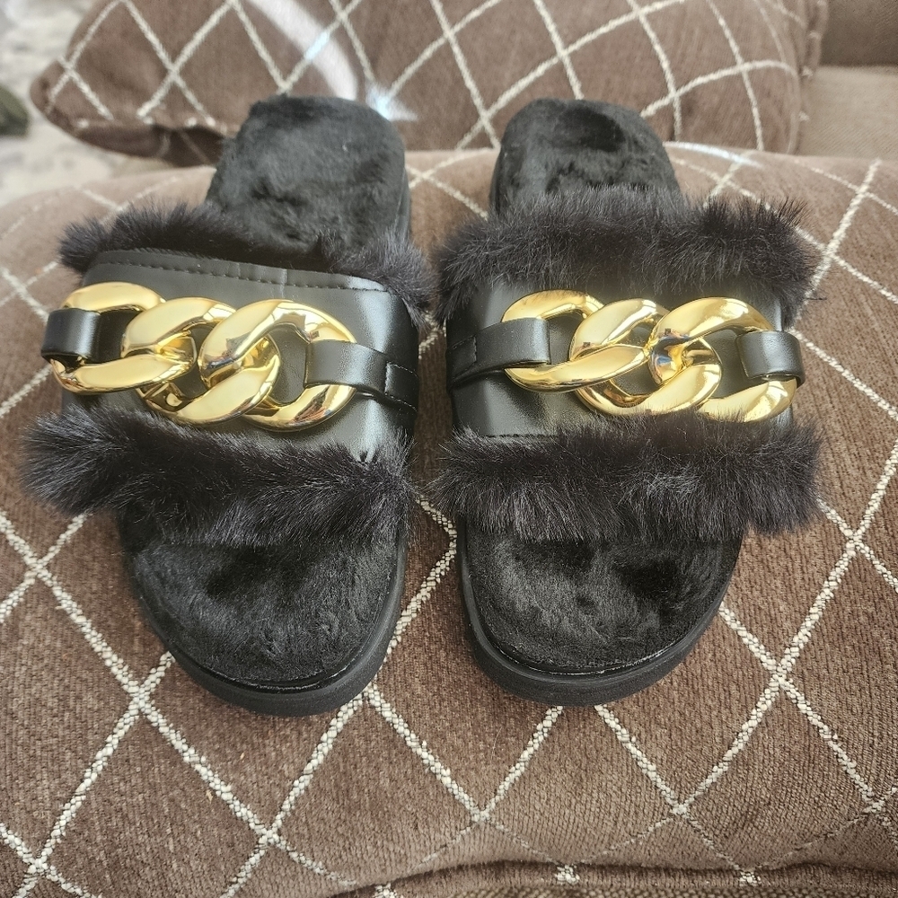 M1 - Black Plush Winter Slippers sz 6.5